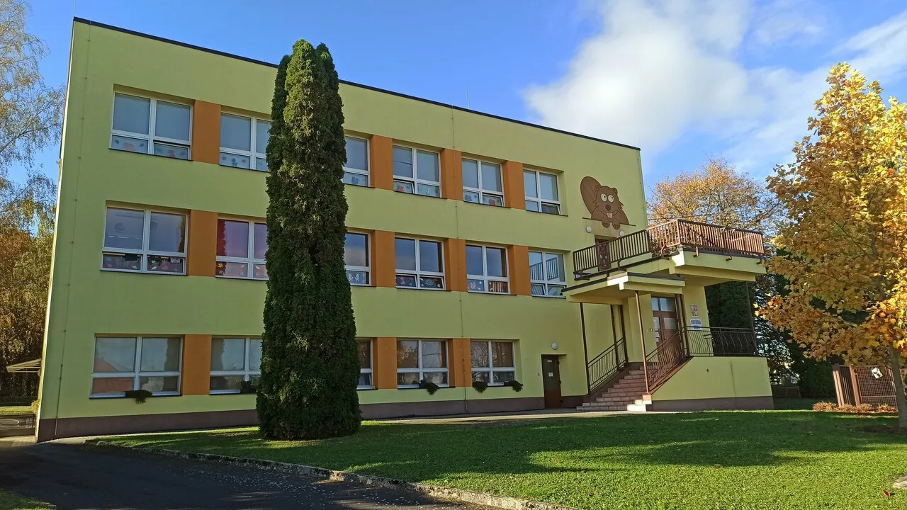 ZŠ a MŠ Hlučín, Bobrovníky